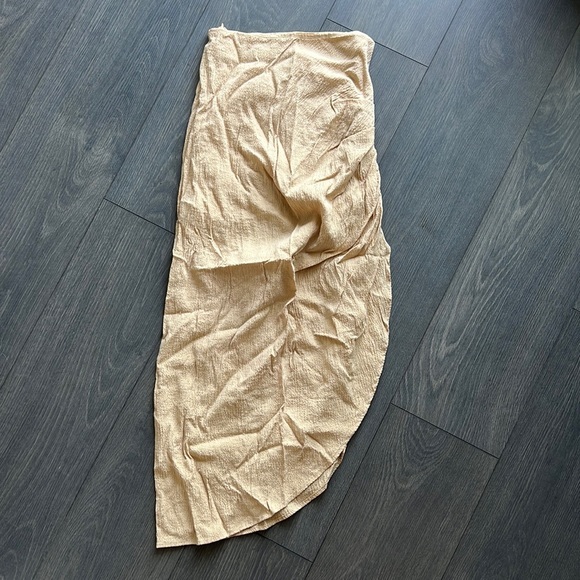 H&M Like New High Waisted Draped Skirt with Slit tan dark cream color size 0 - Picture 3 of 6